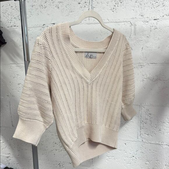 Cream V-Neck Knit Sweater DH - Size Medium Knit Sweater - WORN ONCE - Picture 2 of 4